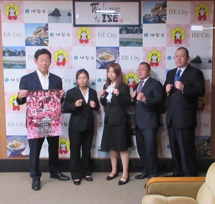 画像：Ayakaさん、Marinaさん