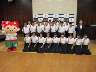 写真「陸上競技大会に出場する中学生選手」