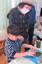 ペン立ての底を作っているところ