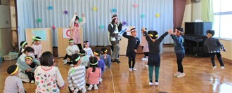 クイズを楽しんでいるところ