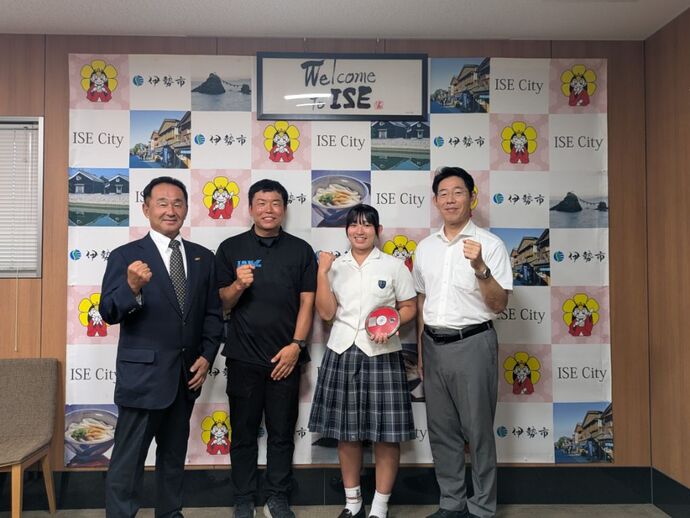 市長と訪問者の写真