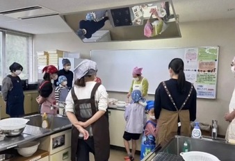 子どもと一緒に作ろう！食品ロス削減クッキング講座様子