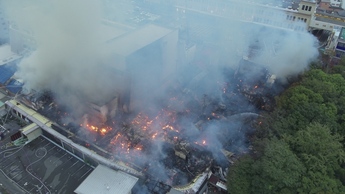 伊勢市明倫商店街火災の様子2