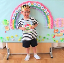 欠席していた誕生児の記念撮影